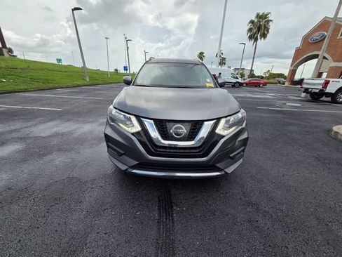 Used 2017 Nissan Rogue SV FWD image 3
