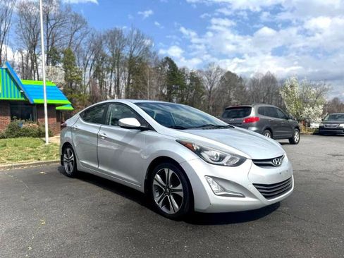 Used 2015 Hyundai Elantra Sport image 3
