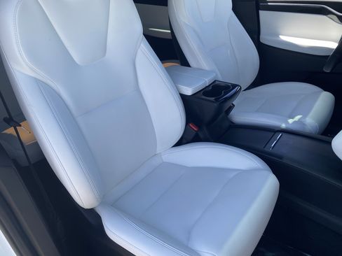 Used 2020 Tesla Model X Long Range AWD/4WD image 9