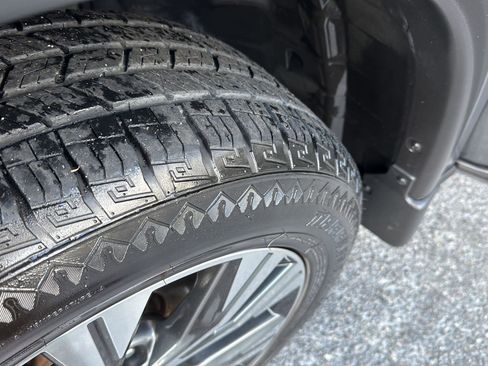 Used 2022 Nissan Rogue SV image 36