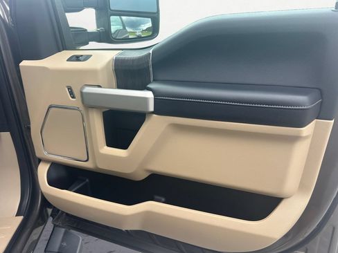 Used 2021 Ford F250 Lariat w/ Chrome Package AWD/4WD image 16
