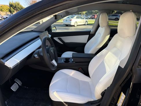 Used 2021 Tesla Model Y Performance image 25