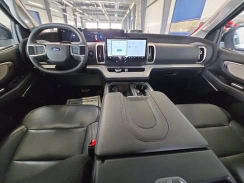 Certified 2025 Ford Expedition Active AWD/4WD image 21