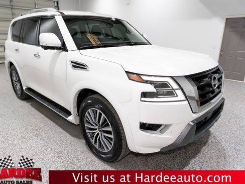Used 2024 Nissan Armada SL w/ Captain's Chairs Package image 6