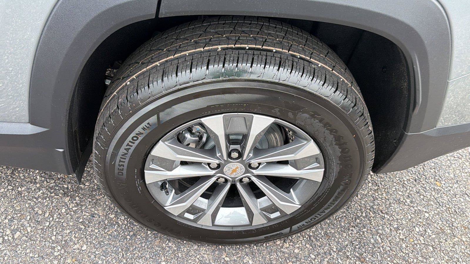 New 2027 Chevrolet Equinox LT w/ Convenience Package II FWD image 12