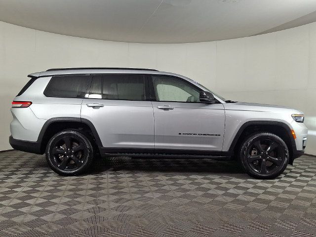 Used 2025 Jeep Grand Cherokee L Limited w/ Black Appearance Package AWD/4WD image 10