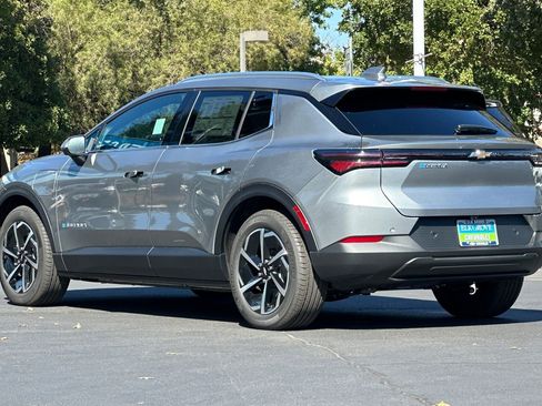 New 2026 Chevrolet Equinox EV LT image 5