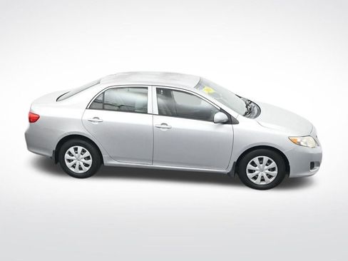 Used 2010 Toyota Corolla LE image 24