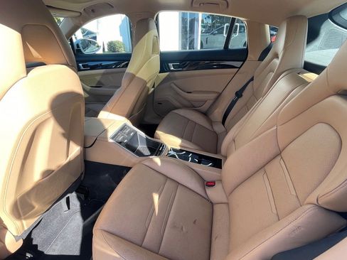 Used 2018 Porsche Panamera image 23