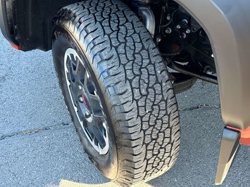 Used 2025 Toyota Tacoma TRD Off-Road image 11