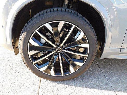 New 2026 Volvo XC90 B6 Plus w/ Protection Package Premier AWD/4WD image 12
