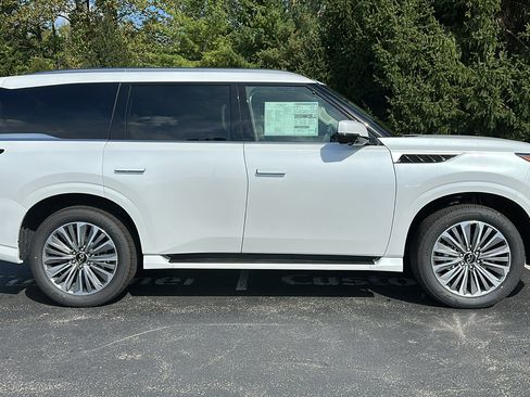 New 2026 INFINITI QX80 Luxe image 14
