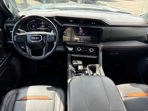 Used 2024 GMC Sierra 1500 AT4 w/ Technology Package AWD/4WD image 9