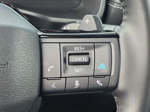 Used 2025 Nissan Rogue SL w/ Tech Package AWD/4WD image 18