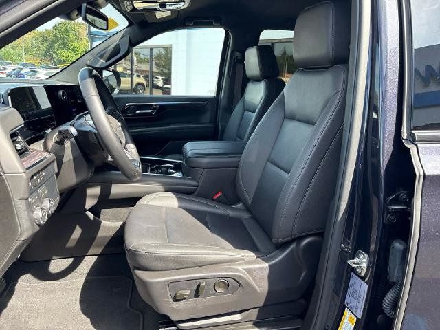 Used 2026 Chevrolet Suburban Z71 AWD/4WD image 17