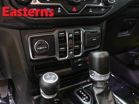 Used 2023 Jeep Wrangler Unlimited AWD/4WD image 21
