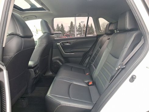 Used 2020 Toyota RAV4 XLE Premium image 10
