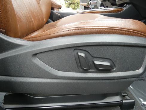 Used 2018 Audi Q5 2.0T Premium Plus w/ Premium Plus Package image 26