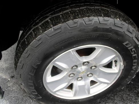 Used 2018 Chevrolet Silverado 1500 LT w/ All Star Edition image 35