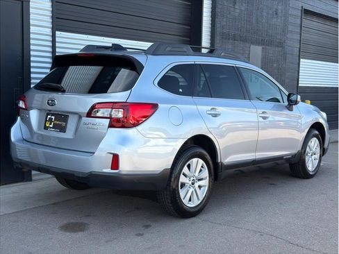 Used 2016 Subaru Outback 2.5i Premium AWD/4WD image 10