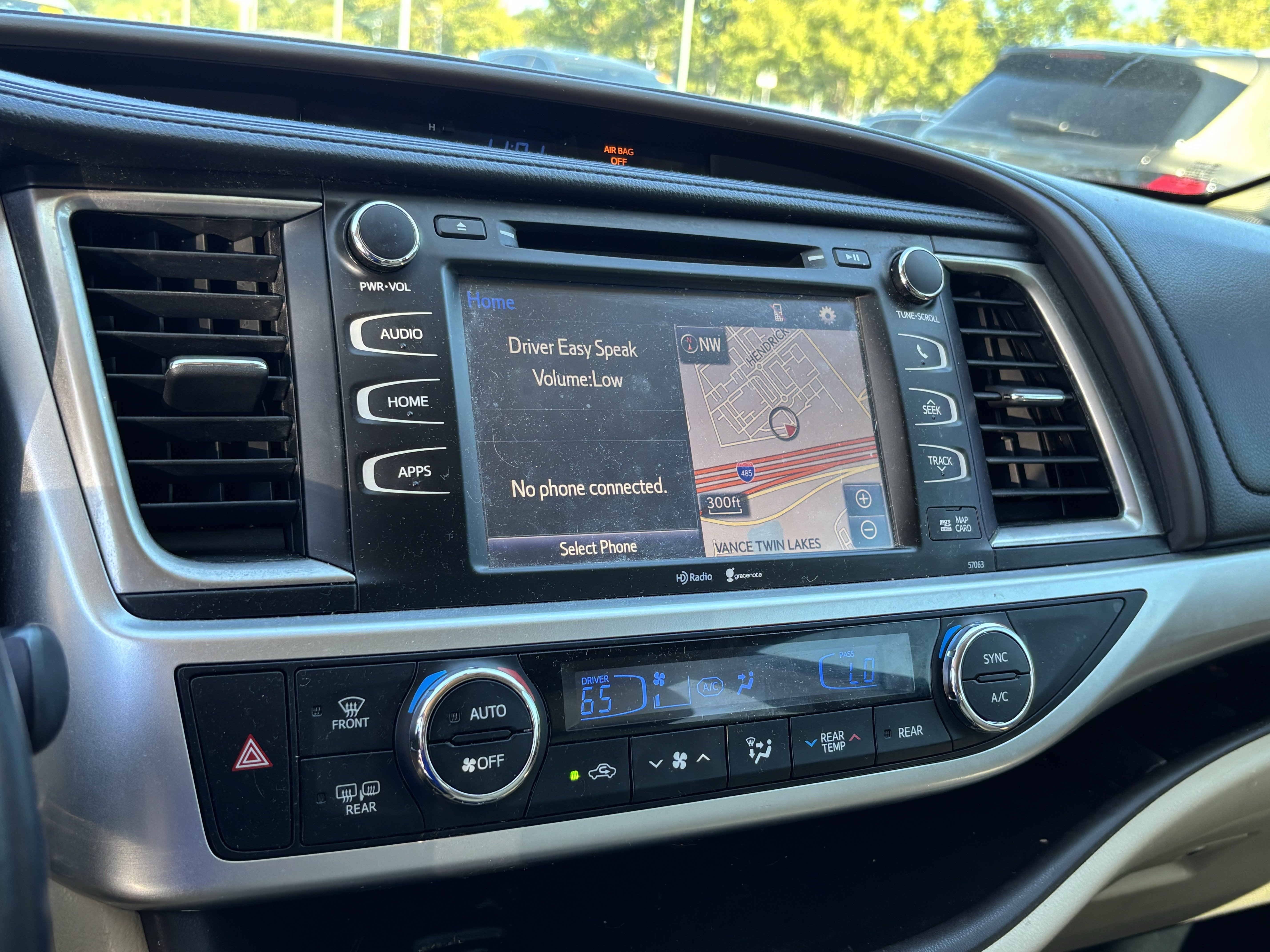 Used 2015 Toyota Highlander XLE FWD image 23