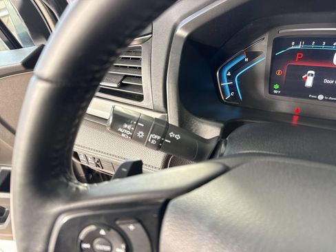 Used 2018 Honda Odyssey Touring image 15