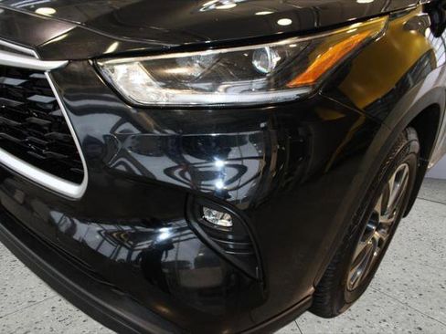 Certified 2021 Toyota Highlander XLE image 10