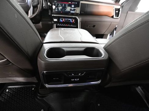 Used 2024 GMC Sierra 3500 Denali w/ Denali Reserve Package AWD/4WD image 37