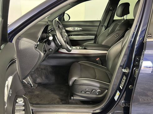 Used 2025 Genesis GV70 3.5T Sport AWD/4WD image 8