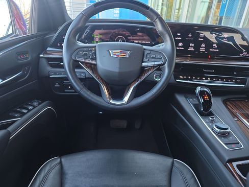 Used 2024 Cadillac Escalade Premium Luxury w/ Performance Package image 35