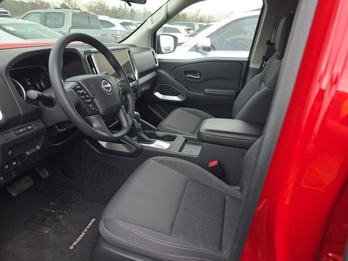 Used 2025 Nissan Frontier SV image 22