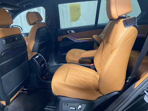 Used 2024 BMW X7 xDrive40i w/ M Sport Package image 22