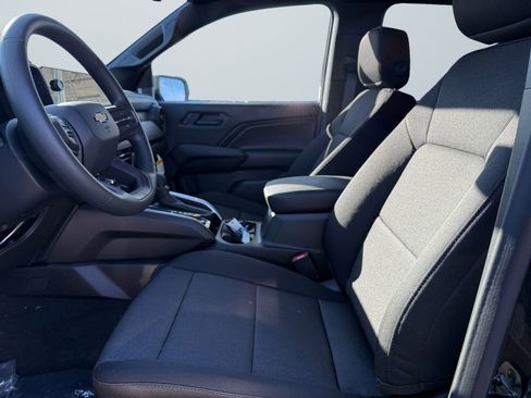 New 2026 Chevrolet Colorado W/T image 9