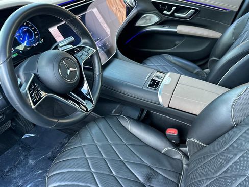 Certified 2022 Mercedes-Benz EQS 580 4MATIC Sedan image 21