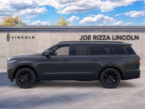 New 2026 Lincoln Navigator L Reserve w/ Jet Appearance Package AWD/4WD image 3