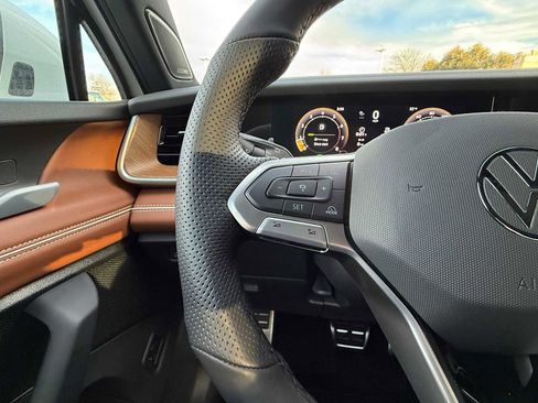 New 2026 Volkswagen Tiguan SEL R-Line image 10