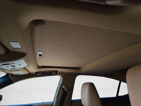Used 2025 Lexus ES 300h w/ Premium Package FWD image 16