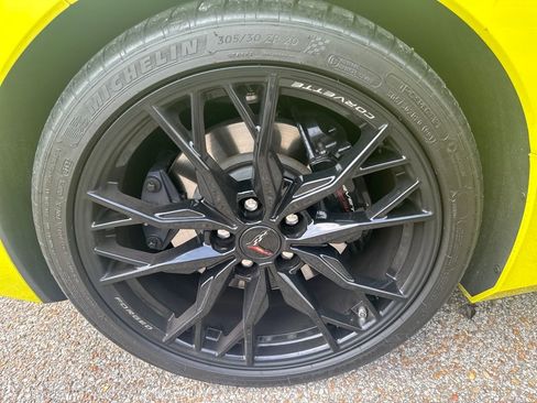 Used 2023 Chevrolet Corvette Stingray Premium Conv w/ Z51 Performance Package image 5