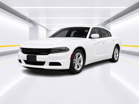 Used 2019 Dodge Charger SXT RWD image 1