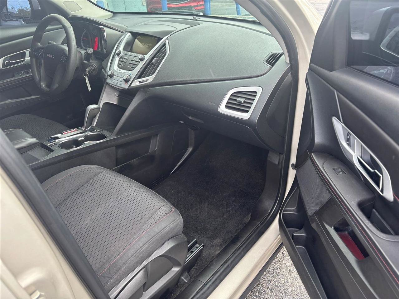 Used 2015 GMC Terrain SLE FWD image 10