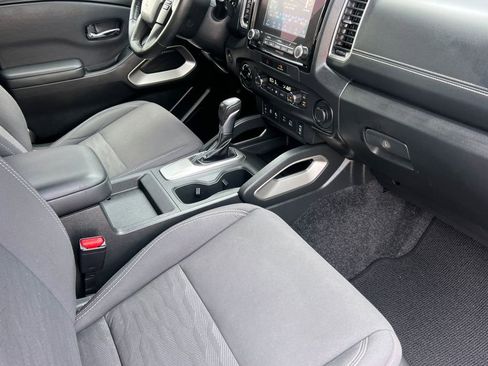 Used 2023 Nissan Frontier SV w/ SV Convenience Package image 19