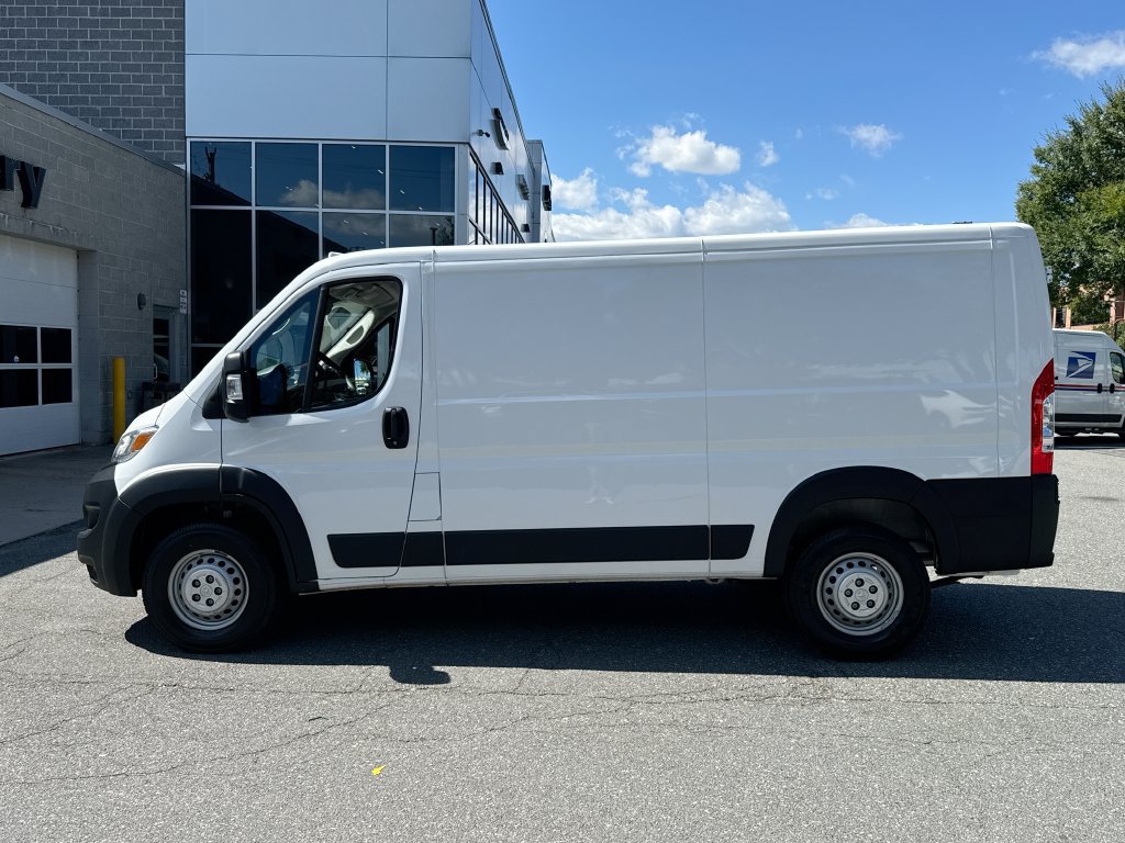 Used 2025 RAM ProMaster 2500 w/ Convenience Group FWD image 4