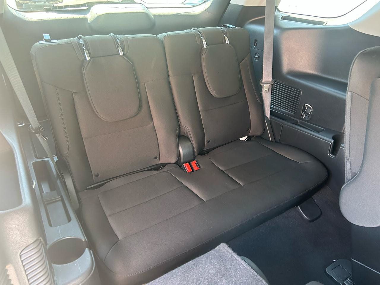 Used 2024 Ford Explorer XLT RWD image 24