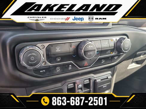 Used 2020 Jeep Wrangler Unlimited Sahara AWD/4WD image 23
