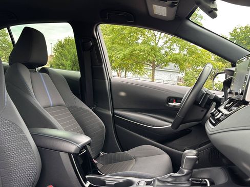 Used 2021 Toyota Corolla SE FWD image 18