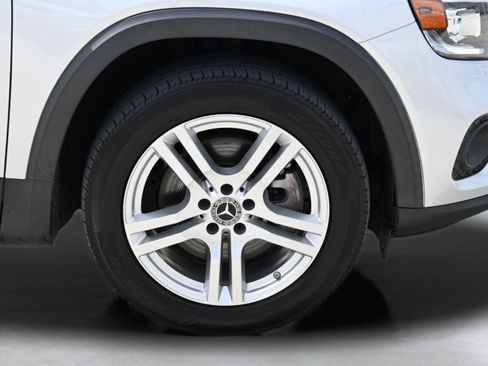 Used 2021 Mercedes-Benz GLB 250 4MATIC w/ Premium Package image 48