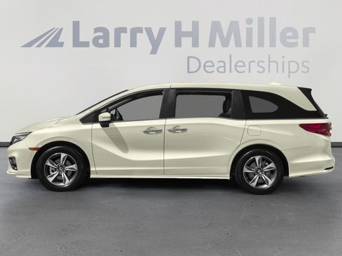 Used 2018 Honda Odyssey Touring image 3