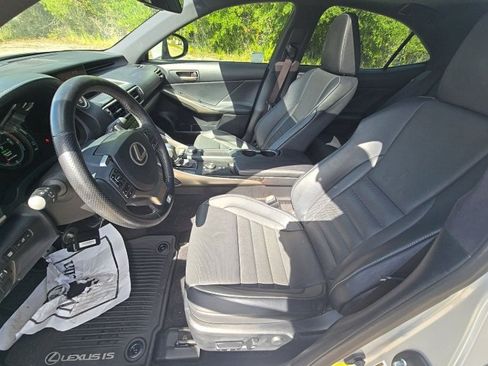 Used 2018 Lexus IS 300 F Sport w/ F Sport Package RWD image 6