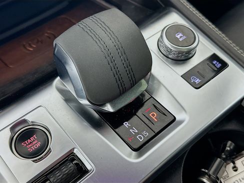 Used 2024 Jaguar F-PACE R-Dynamic S image 25