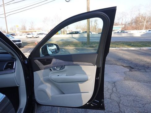 Used 2022 Volvo XC90 T6 Inscription w/ Advanced Package image 32